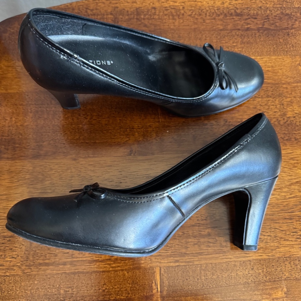 Predictions | Black Heels - Picture 5 of 8